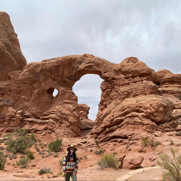 Meet your Posh Ambassador - Picture 2 of 9